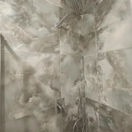 Callisto Vicino Al Con Un'atmosfera Calorosa E Giardino דרביו