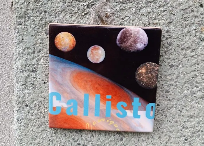 Callisto Vicino Al Con Un'atmosfera Calorosa E Giardino ديرفيو